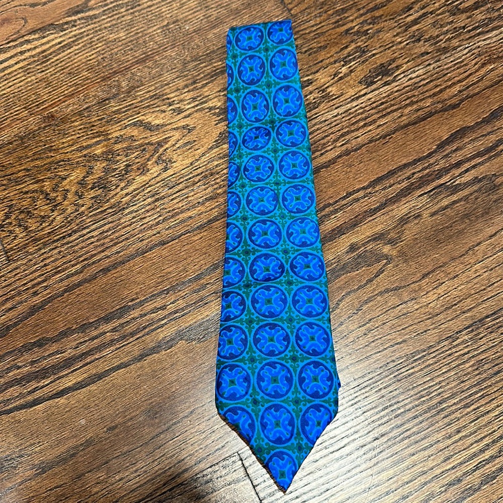 Vintage Thai silk tie. Excellent condition. Blue and green. Like new!